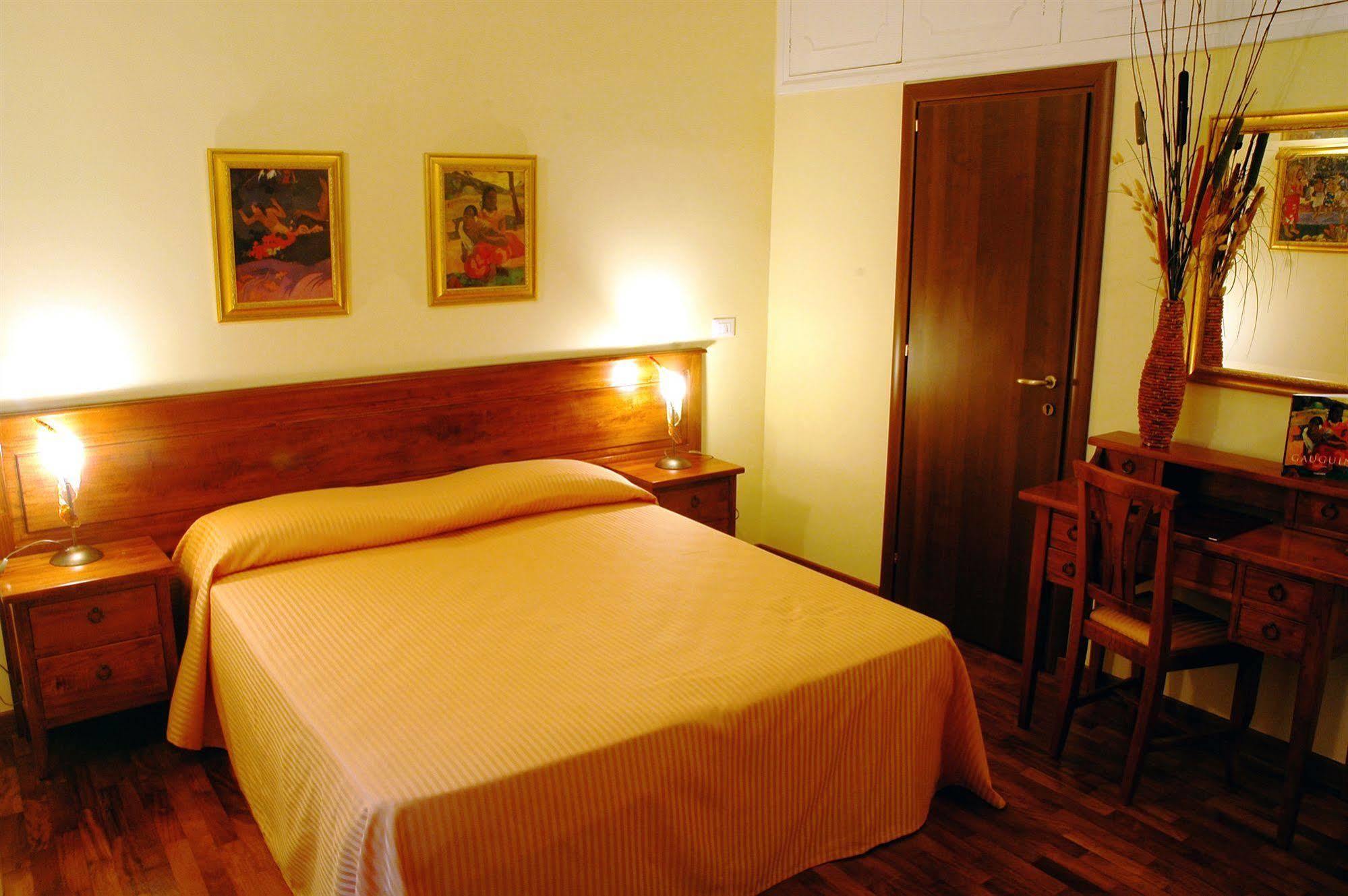 Tamara'S Suites Рим Экстерьер фото