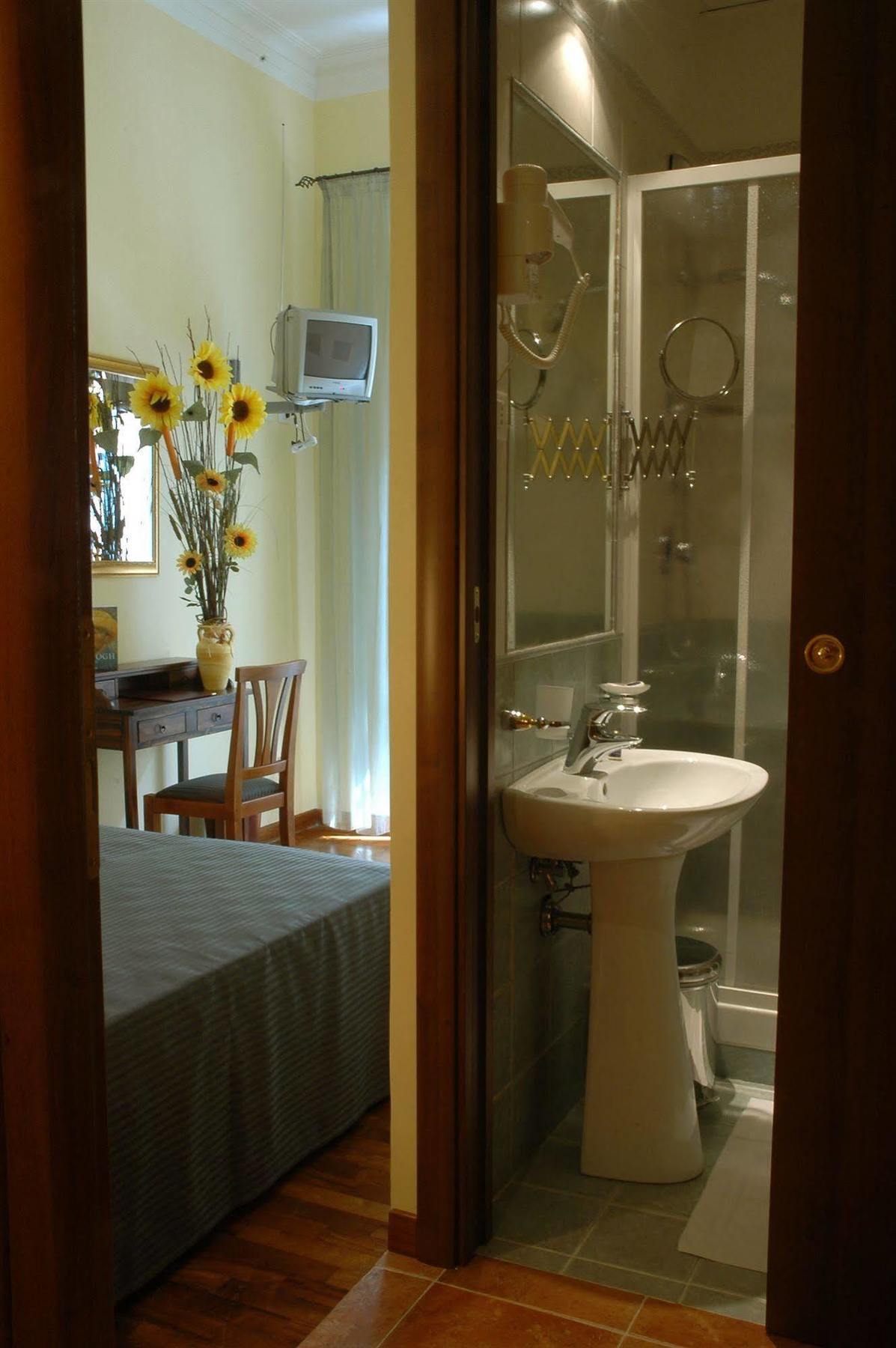 Tamara'S Suites Рим Экстерьер фото